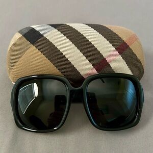 Burberry Black Oversized Women's Sunglasses with Tan Plaid Case